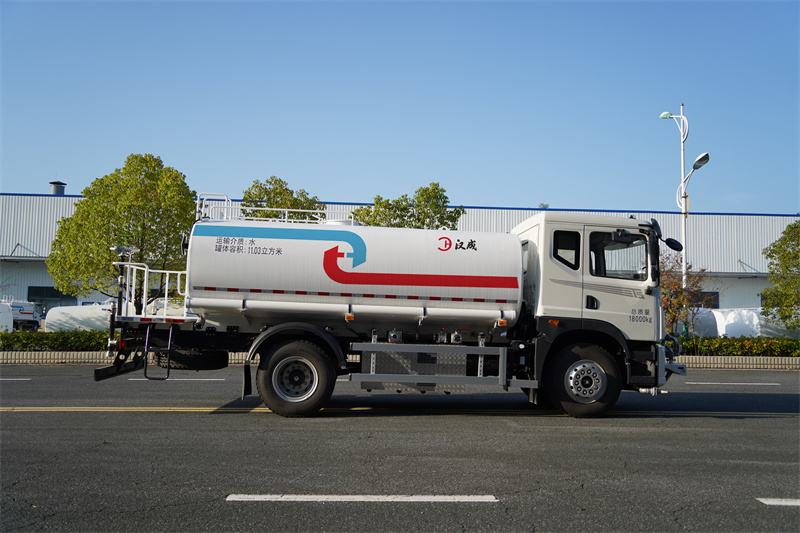 【东风牌】东风华神T5洒水车 14方（纯电动）