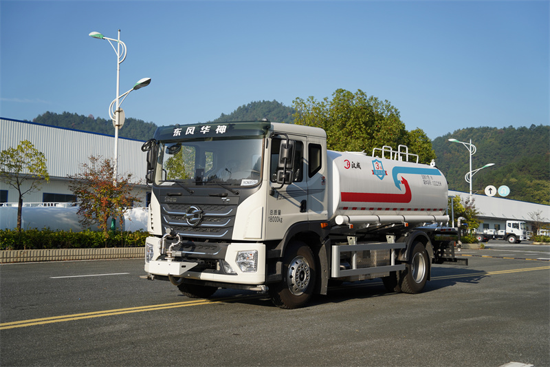 【东风牌】东风华神T5洒水车 14方（纯电动）